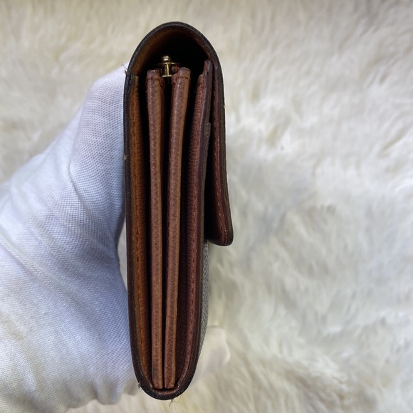 Louis Vuitton Monogram Wallet - Picture 3 of 16